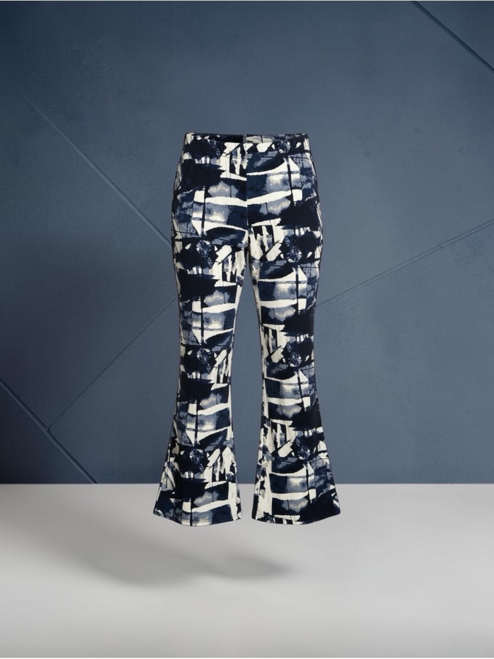 Kate & Mallory Abstract Abstract Brushstroke Print Flare Leg Bell Bottom Pants - Picture 4 of 6